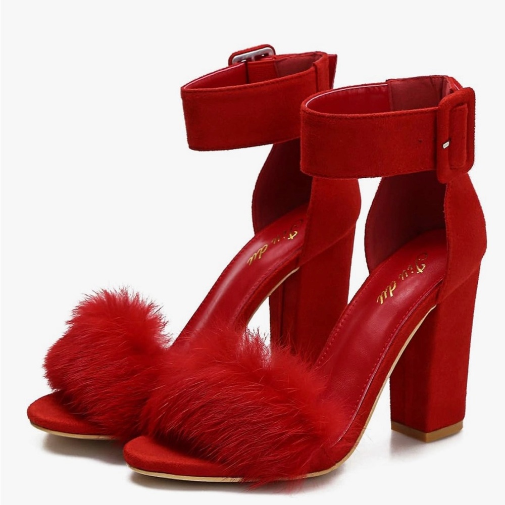 Women’s Red Faux Fur Chunky Block Heel Open Toe Sandals size 9.5